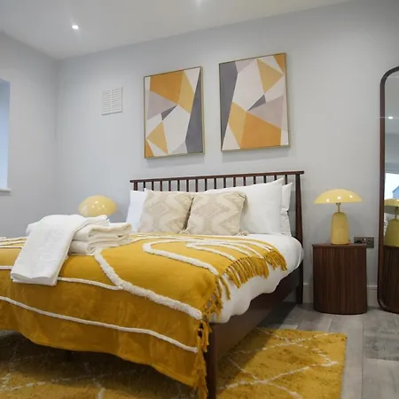 Lux 3bdr For 7 Nr Eye Holiday home *