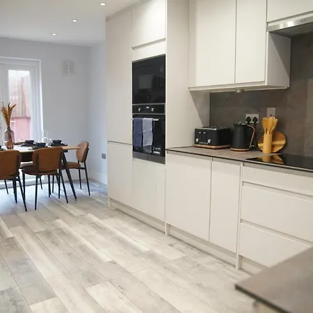 Lux 3bdr For 7 Nr Eye London
