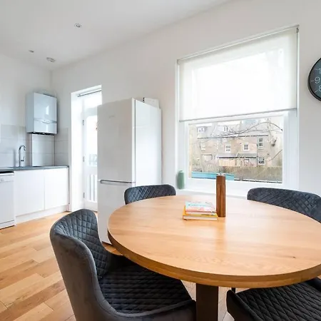 Trendy East Flat Bro1 Apartment