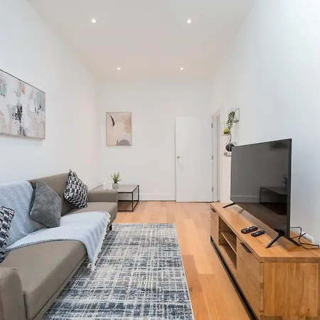 Trendy East Flat Bro1 Apartment