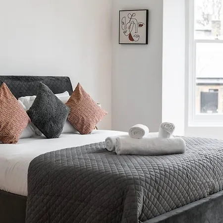 Trendy East Flat Bro1 * London