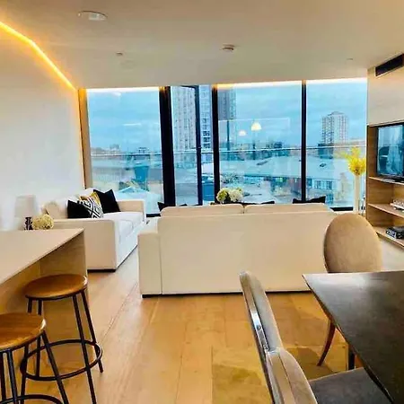 Large 3 Bed 3 Bathrooms Penthouse With Terrace And Views In * London