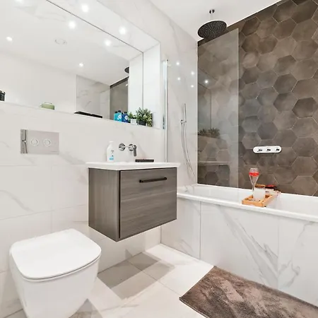 Apartment Luxury Penthouse With Enviable Views London