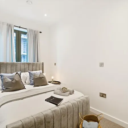 Apartment Luxury Penthouse With Enviable Views London