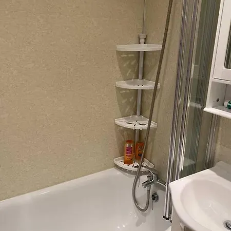 Apartment 017- Premium Location 100 Penfold Place
