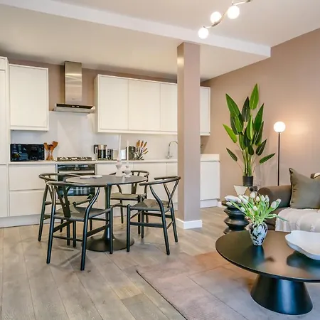 Apartment Be - The Chinatown Residences London