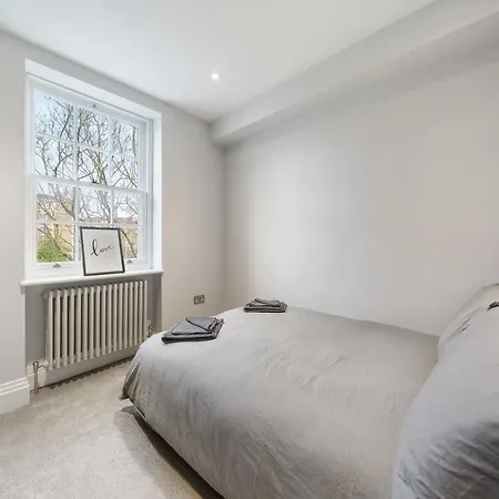 Holiday home Modern 4 Bedroom Townhouse With Cinema In The Heart Of Se1 *