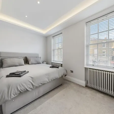 Holiday home Modern 4 Bedroom Townhouse With Cinema In The Heart Of Se1