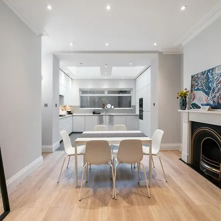Modern 4 Bedroom Townhouse With Cinema In The Heart Of Se1 * London