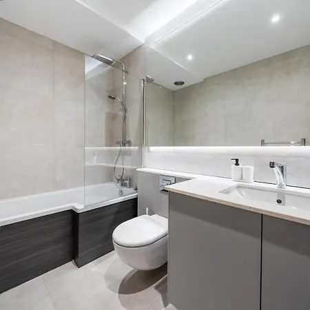Holiday home Modern 4 Bedroom Townhouse With Cinema In The Heart Of Se1