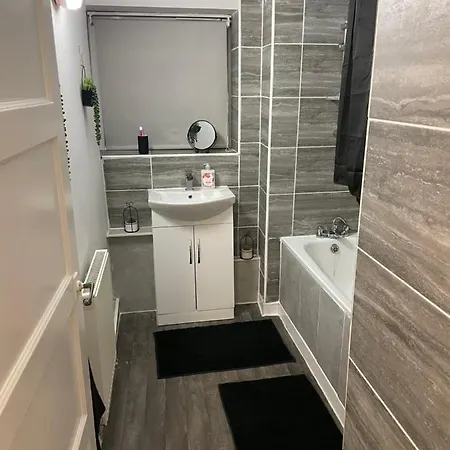 アパート Lovely 2bedroom 4mins From Wimbledon Station *
