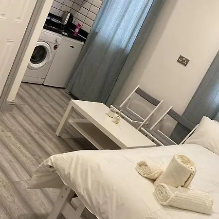 Remarkable 1-bed In Apartment London
