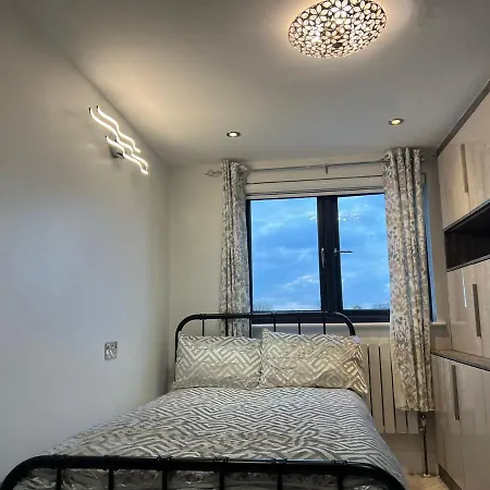 Ferienhaus Modern Family In Greater London Pinner