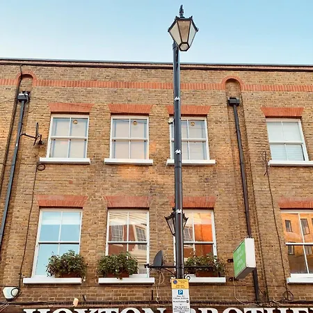 Your Private Hoxton Sleeps 3 Zone 1 ロンドン
