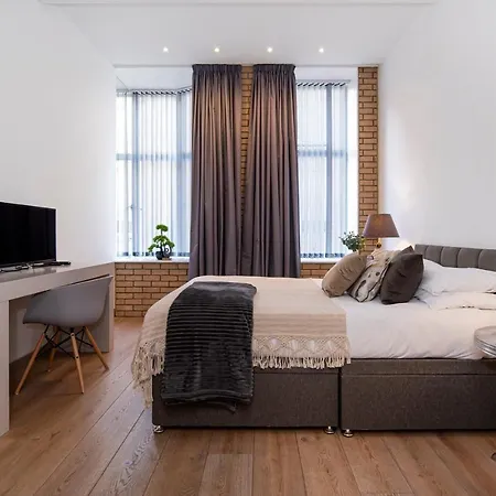 Oxford Street -west End-great Location Apartment London
