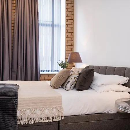 Oxford Street -west End-great Location *