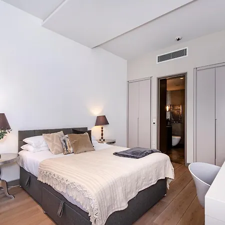 Oxford Street -west End-great Location
