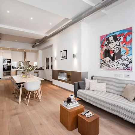 Oxford Street -west End-great Location Apartment London