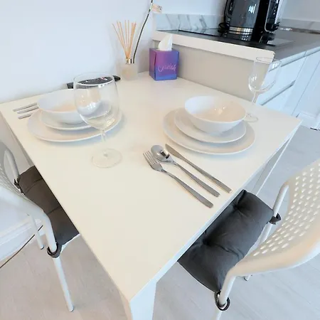Apartament Stylish By Luxestays Shepherds Bush