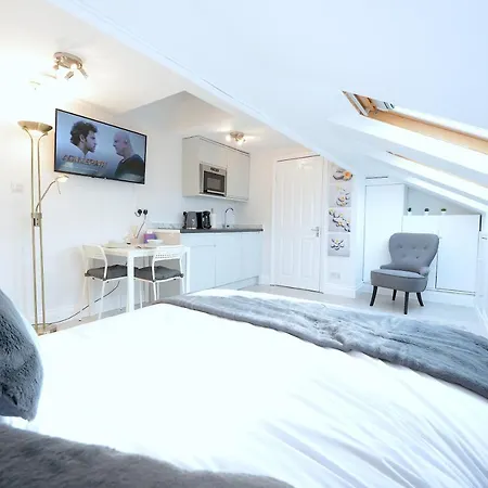 Stylish By Luxestays Shepherds Bush * Londyn