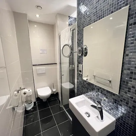 Great St Helen Hotel 4*