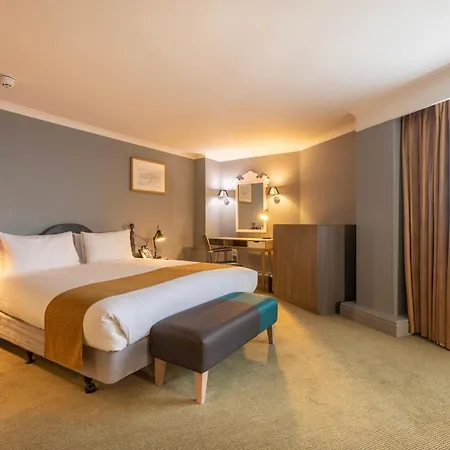 Hotel London Sutton 4*
