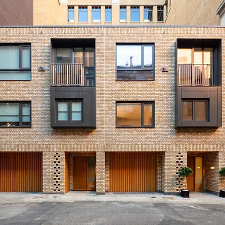 Luxury Mayfair Townhouse With A/c 3br 3ba London