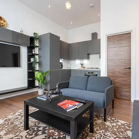 Apartment At Kensington And Knightsbridge *