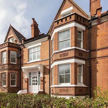 Boutique Modern For Two Near Tube And Bus Stations * London