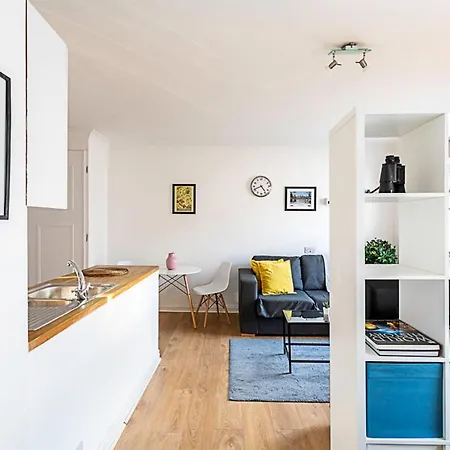 Convenient Studio Near Victoria