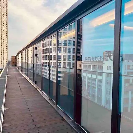Large 3 Bed 3 Bathrooms Penthouse With Terrace And Views In Apartment London