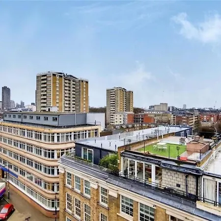 Large 3 Bed 3 Bathrooms Penthouse With Terrace And Views In * London