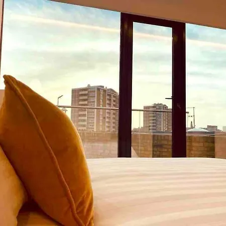 Apartment Large 3 Bed 3 Bathrooms Penthouse With Terrace And Views In London