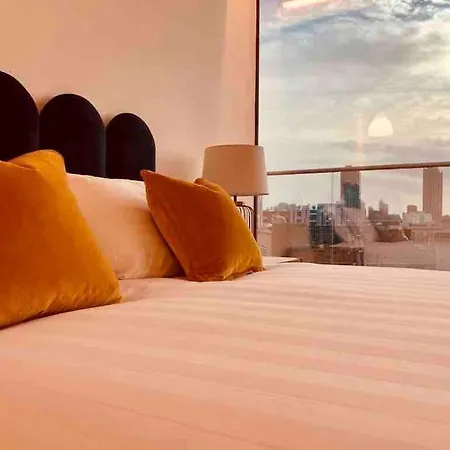 Large 3 Bed 3 Bathrooms Penthouse With Terrace And Views In Apartment *