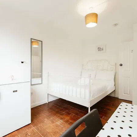 Hostel Wesferry Beds To *