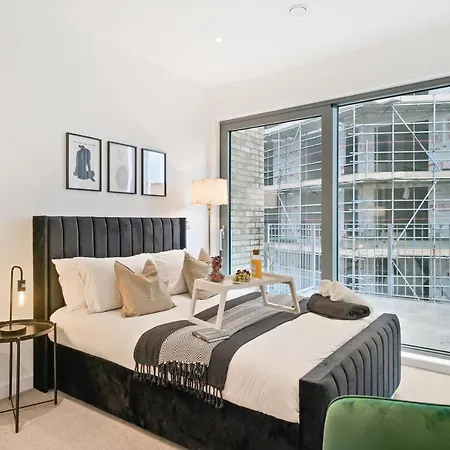 Apartment Luxury Penthouse With Enviable Views London