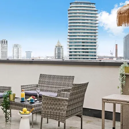 Apartment Luxury Penthouse With Enviable Views *