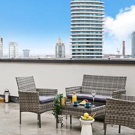 Apartment Luxury Penthouse With Enviable Views London