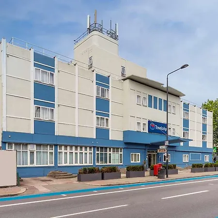 Travelodge Battersea 2*