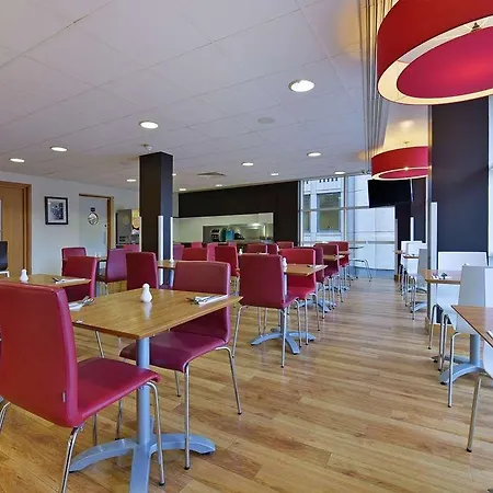 Travelodge Liverpool Street 3*