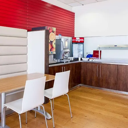 Hotel Travelodge Kew Bridge