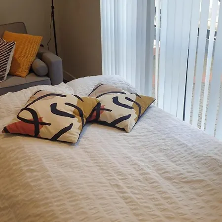 Gorgeous Apartment, 5 Mins From Canada Water, Not Lewisham As Listed! London