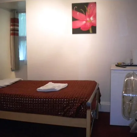 Royal 2 Hammersmith Pensjonat 3*