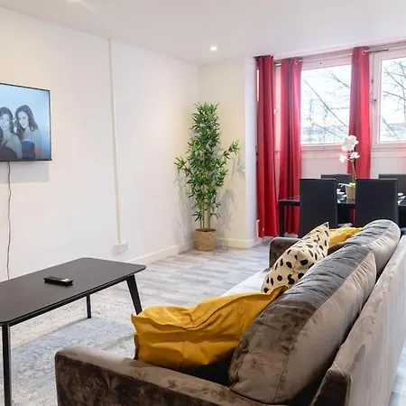 Apartment 2 Bed With Free Parking