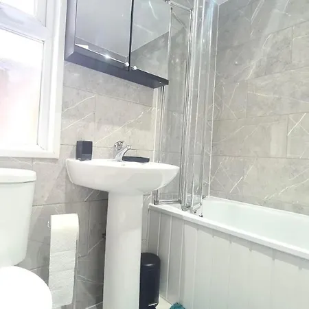 Homestay Spacious Private In Manor Park