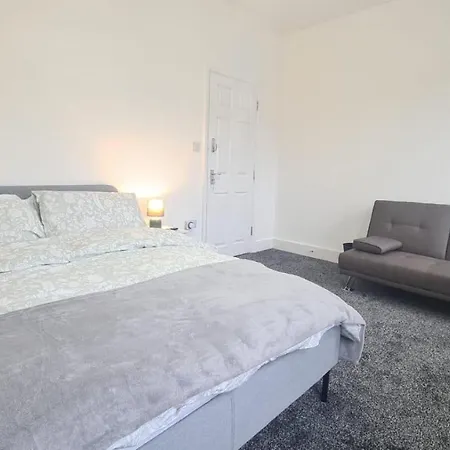 Spacious Private In Manor Park Homestay