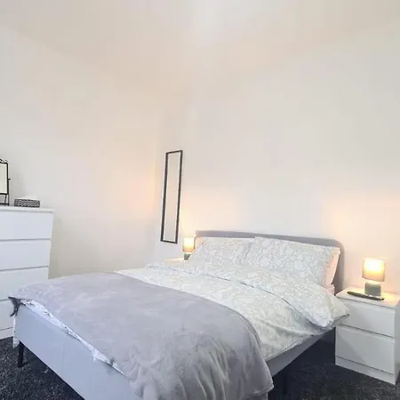 Homestay Spacious Private In Manor Park London