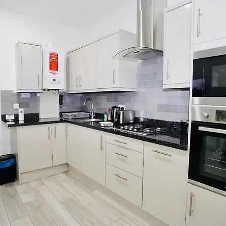 E2m Stays Luxury Apt Close To Station With Free Parking Apartment *