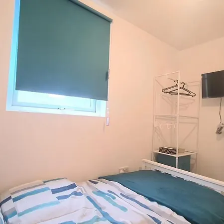 Cosy Single In Manor Park *