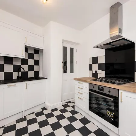 Chic 1 Bed Flat Zone 2 Hampstead Swiss * London